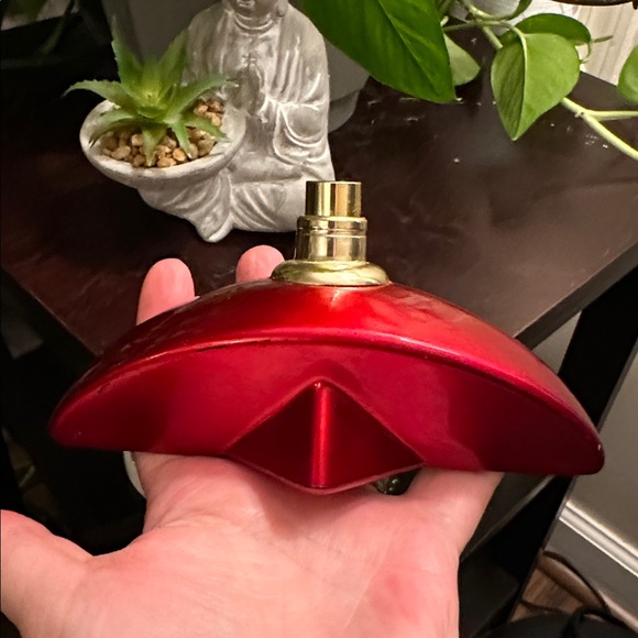 Royal Rouge By Princess Marina De Bourbon For Women. Eau De Parfum Spray 3.3 - Picture 4 of 6